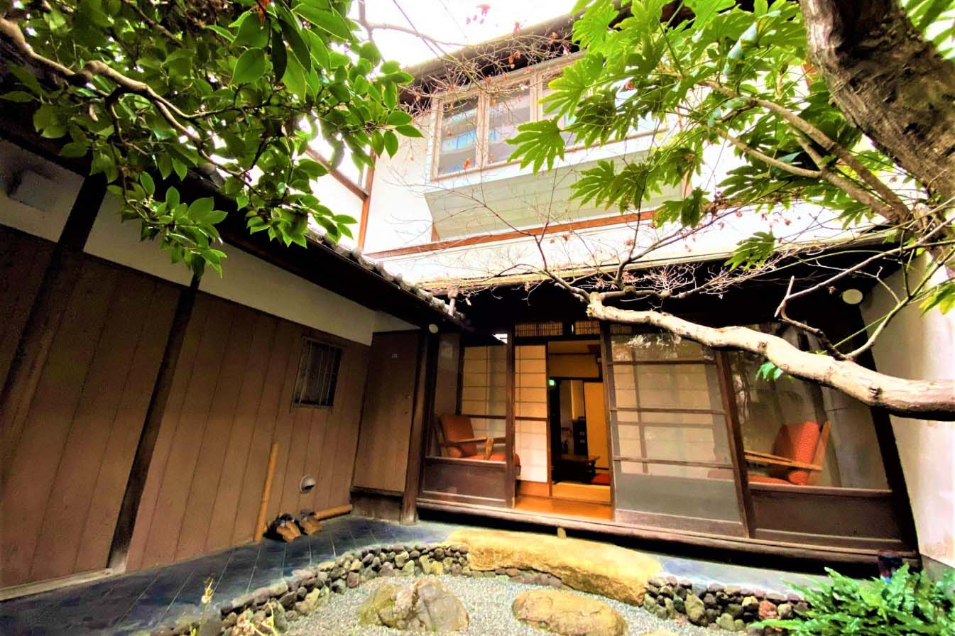 SAKURA HOUSE KYOTO R: Entire House, Kyoto Machiya Apartments and Vacation Rentals